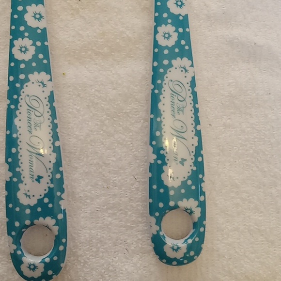 The Pioneer Woman 2 piece salad servers Blossom - Picture 3 of 3